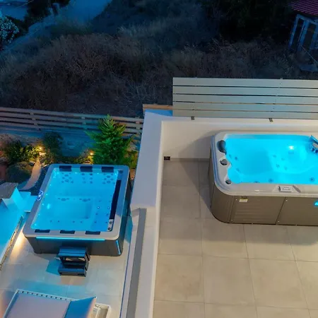Aelion Villa Vári